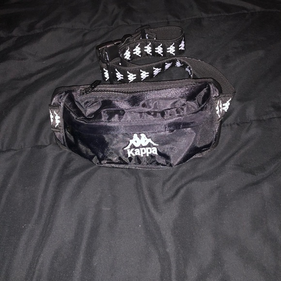 🛑 SOLD🛑Kappa Fanny Pack - Picture 1 of 3